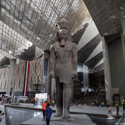 Private Tour: Giza Pyramids, Sphinx, Grand Egyptian Museum and Bazaar